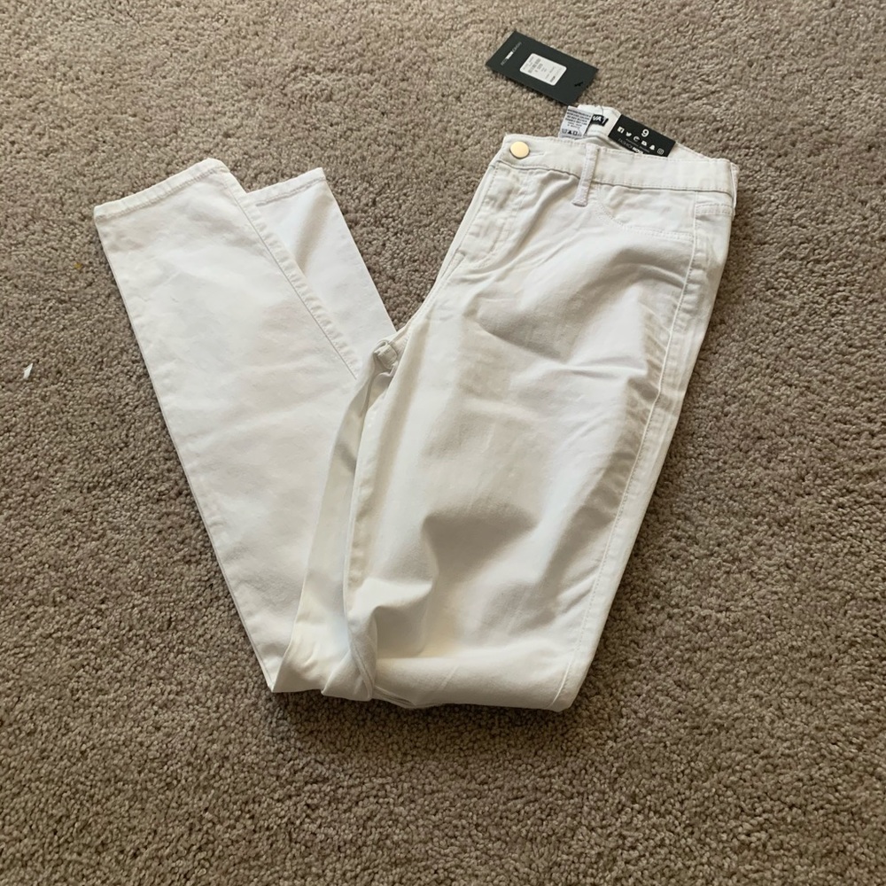 White high waisted jeans